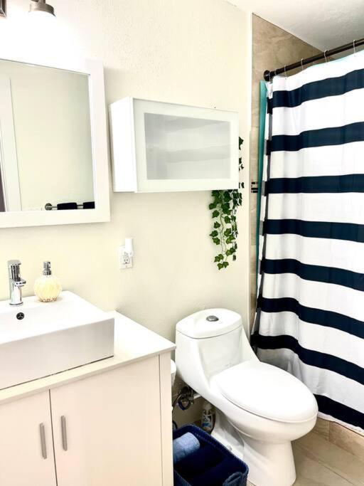 Central Nautical Themed 4 Bed 2 Bath Home Fort Lauderdale Zewnętrze zdjęcie