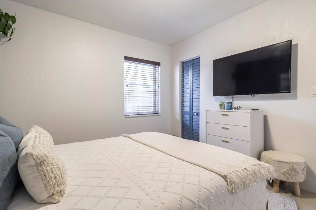 Central Nautical Themed 4 Bed 2 Bath Home Fort Lauderdale Zewnętrze zdjęcie